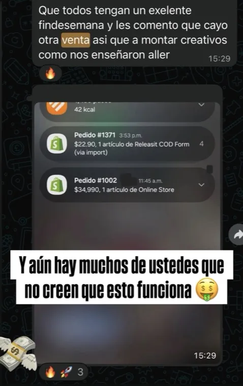 Estudiante con nuevas ventas en su tienda